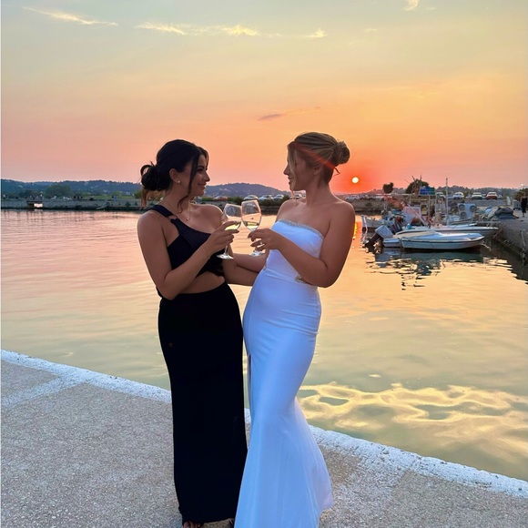 DRESS THE POPULATION ARIANA EMBELLISHED GOWN - Picture 5 of 5